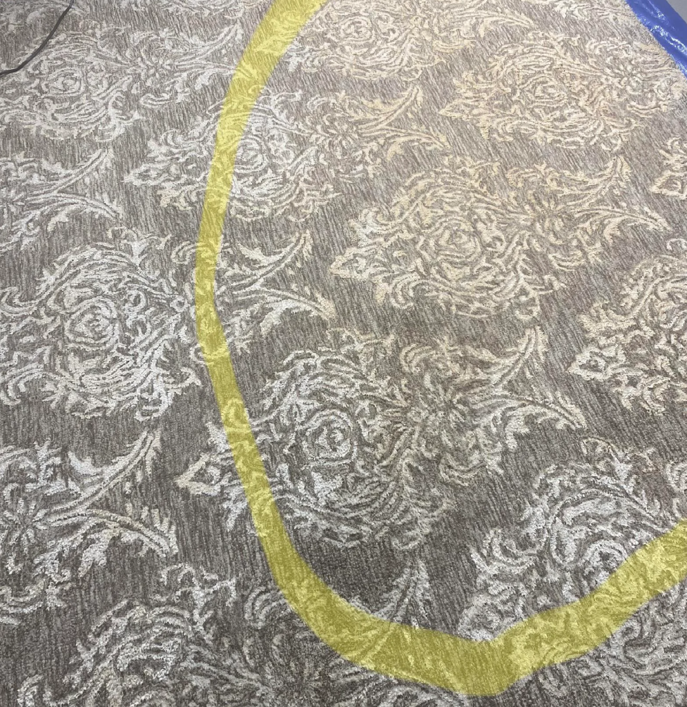 Появление желтизны на вискозном ковре.png